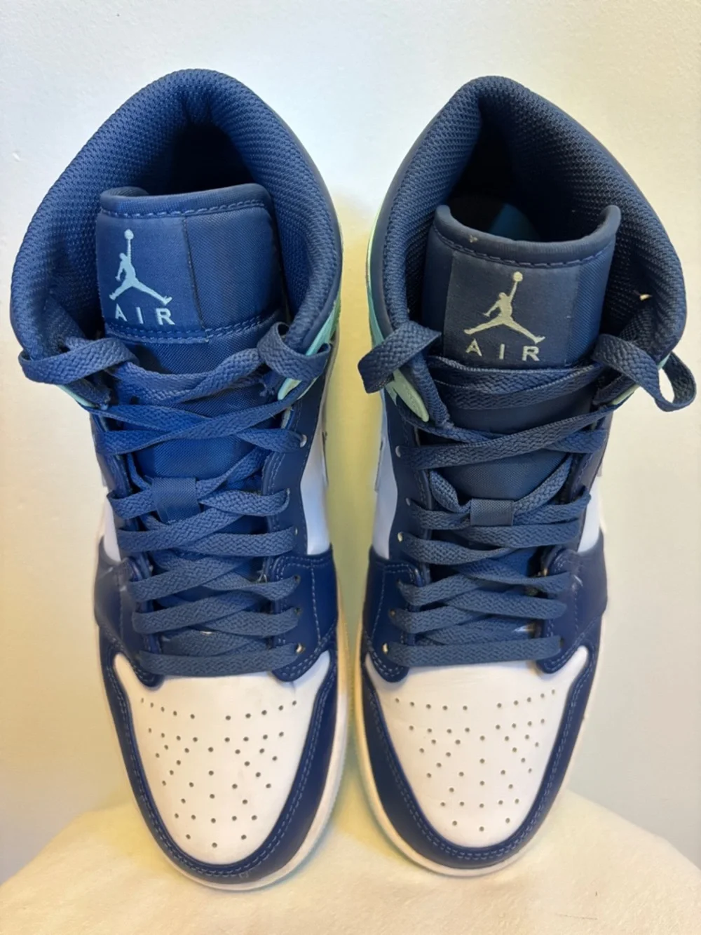 Air Jordan 1 Mid Mystic Navy Mint Foam White 554724-413 Men’s Sz 9